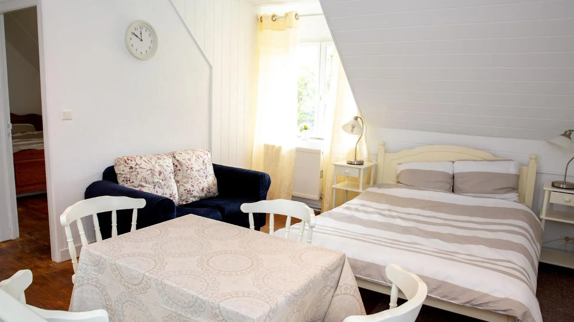 Chambre Privee A La Campagne Avec Deux Lits Doubles Petit Dejeuner Inclus Laniscat 0*,  Frankrig